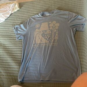 large old navy men’s graphic tee